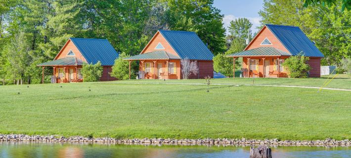 Cozy Columbia Cabin w/ Shared Lake Dock! Hotels in Callaway County