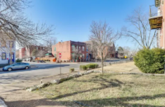 Walk to Bars & Dining: Historic Benton Park Gem