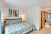 Charming DC Getaway Steps from Dtown Fish Creek - Wifi