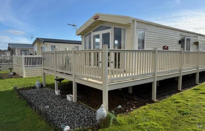 Cabin Sleeps 5 - Pets, Patio, Pool, Peaceful Place