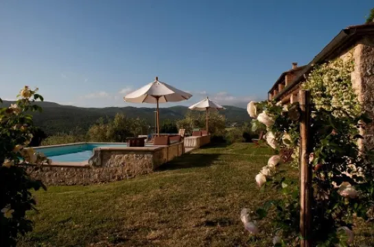 蒙地卡斯迪奧農莊旅館