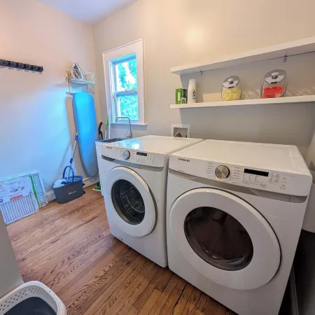 Stylish Durham Retreat - Walkable, Sleeps 6