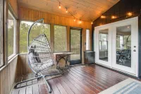 Steps to Table Rock Lake! Family Escape w/ 2 Decks - Wifi