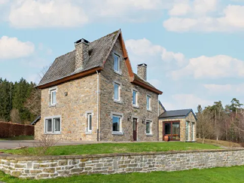 Villa les Charmes - Premium Villa with Pool for 20 Guests Hotel di 