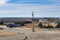 Deck w/ Lake Mac View! Spacious Family Retreat - Homestays