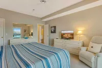 Pool Access! Lake-View Retreat in Osage Beach - 3-Star