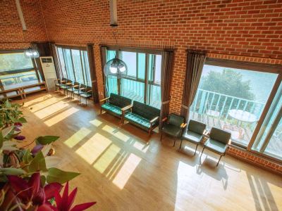 Party Room Lake Pension in Jeongeup