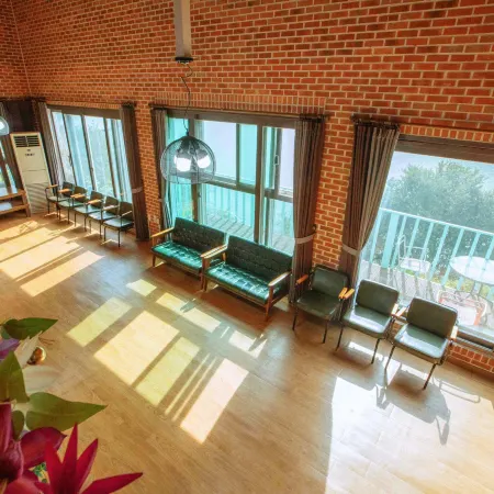 Party Room Lake Pension in Jeongeup