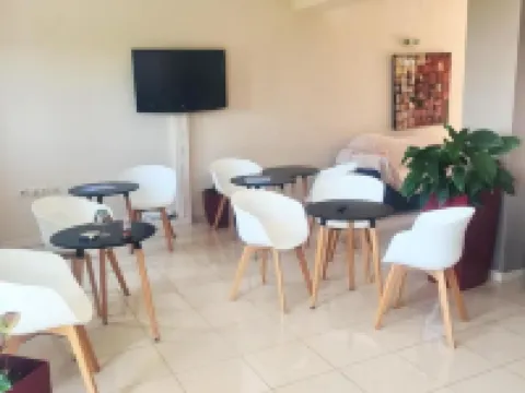 Manto Studios Hotels in Tiros