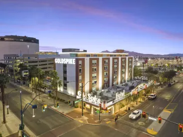 綠洲金尖-限成人飯店