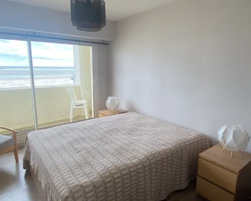 Sunny 2nd-floor apartment facing the sea. Wifi Hotels in Berck