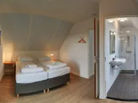 Villa Oesterdam Deluxe 6 Persons Hotels in Tholen