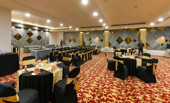 Hotel Avalon Palms Agra