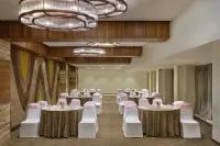 The Fern Residency Ahmedabad, Ellisbridge, Series by Marriott - 3 звезды