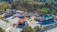 Fortune Lake and Pine Pension - سبا
