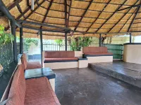 Cottage - Sleeps 4 Pool & Private Parking - Pet friendly