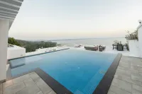 Staymaster Sea La Vie - Pools