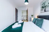 NEW Stylish Apartment Amazing Location Sleeps 4 - 4 tähden