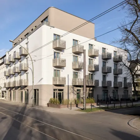 Nena Apartments Berlin Adlershof Отели рядом с достопримечательностью «Дворец Кёпеник»