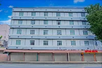 Townhouse Oak Palembang Near Jembatan Ampera Formerly Azzura Hotel - Hot Tub