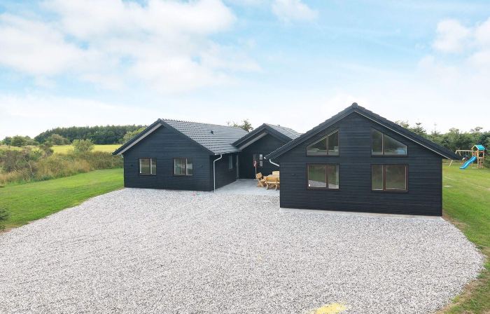 20 Person Holiday Home in Hojslev