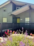 Ski in/out, AC, Gas Fireplace, Wifi, Coffee Bar, 1 Dog ok!