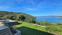Open Your Door On The Beach! - Private Beach Home