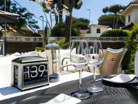Hotel 139 Hotele w: Castelldefels