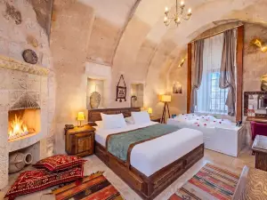 Cappa Via Cave Hotel