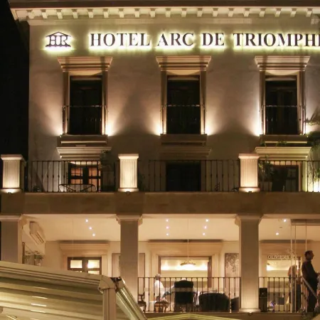 Arc de Triomphe by CityBookings
