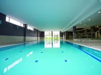 Raheen Woods Hotel - Pools