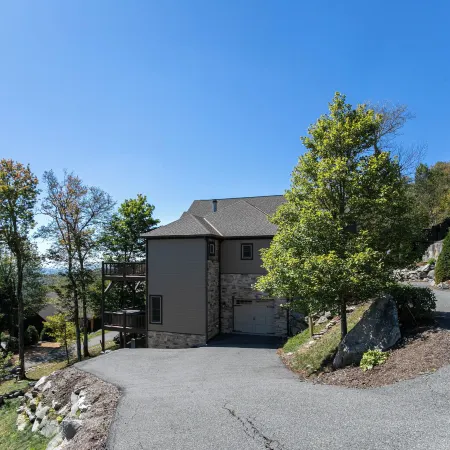 Heart Rock Lodge