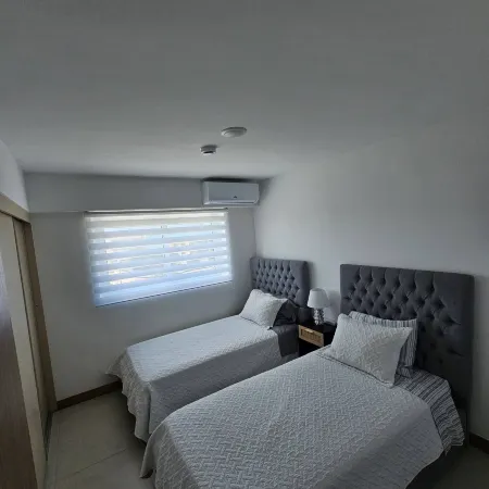 Stunning new Beachfront Condo 9th Floor Ocean View