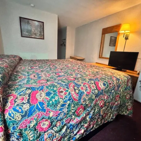 Economy Inn Sweetwater I-75