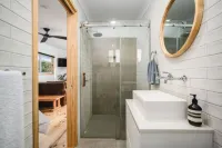 Church Lane Accommodation, Milawa. - balcony