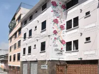 La Rosario Hotels near El Ejido Park