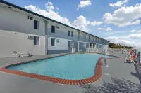 Best Western Plus Holiday Sands Inn  Suites - Beach