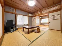 Tuji Wakuwaku Land Minshuku Chaya - parking