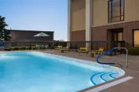 Hampton Inn Springfield-South - Pools