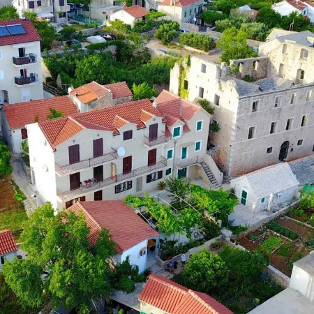 Apartments Paloc - Standard One-bedroom Apartment with Balcony (Žuti)