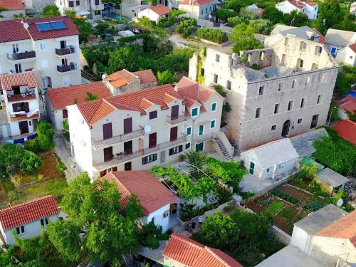 Apartment in Bol with balcony - 4 Sao