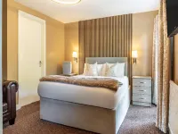 Airport Inn Manchester - parking