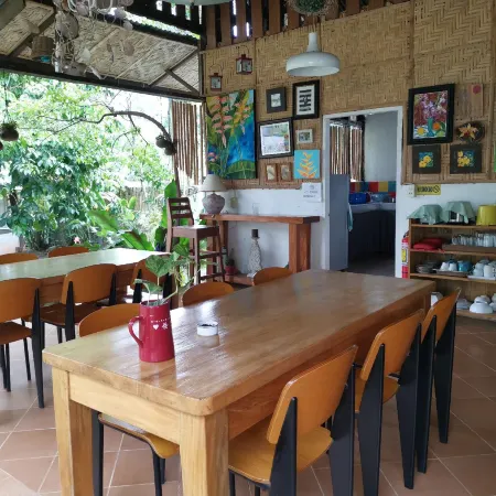 La Vida Hostel Samal Island