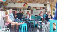 Plaza Beach Hotel - Beachfront Resort - Barer