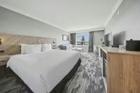 Sandman Hotel Red Deer - ที่มีสระว่ายน้ำ
