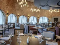DoubleTree by Hilton Bristol City Centre Hotels near Queen Square