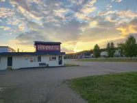 Shannon Motel - parking