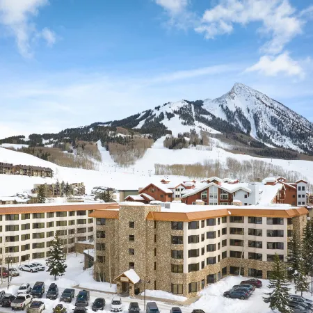 The Grand Lodge Hotel and Suites