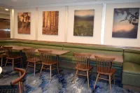 Fairfield Inn & Suites Youngstown Austintown - breakfast