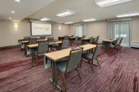Courtyard Birmingham Homewood - parking